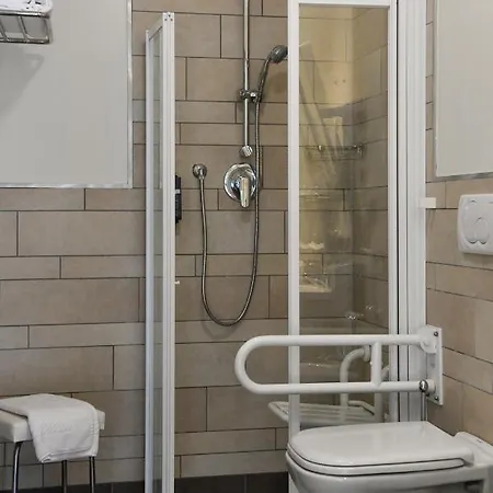 Vienna Hotel 3*