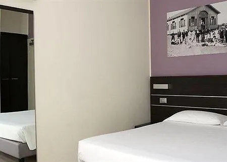 Vienna Hotel 3*